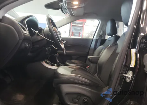 2018 Jeep Compass Latitude z USA, uszkodzony, nr VIN 3C4NJDBB0JT180531